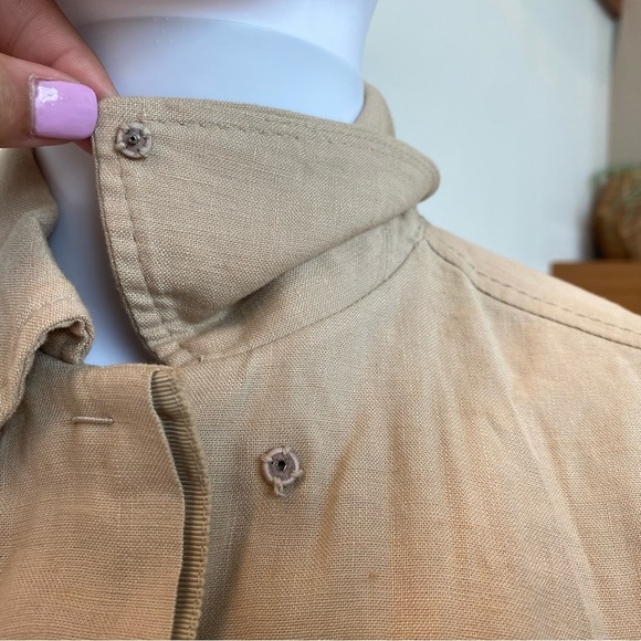 Elie Tahari linen button down shirt, Size 8 - Picture 10 of 10